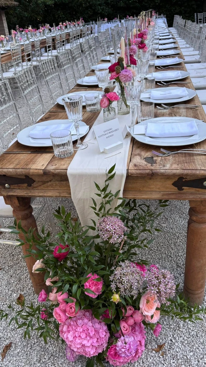 Bottigliette floreali per matrimonio colorato nelle Marche - Badia di San Vittore - Tavole imperiali
