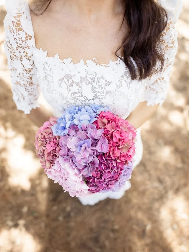 Bouquet sposa con ortensie autunnali nelle Marche