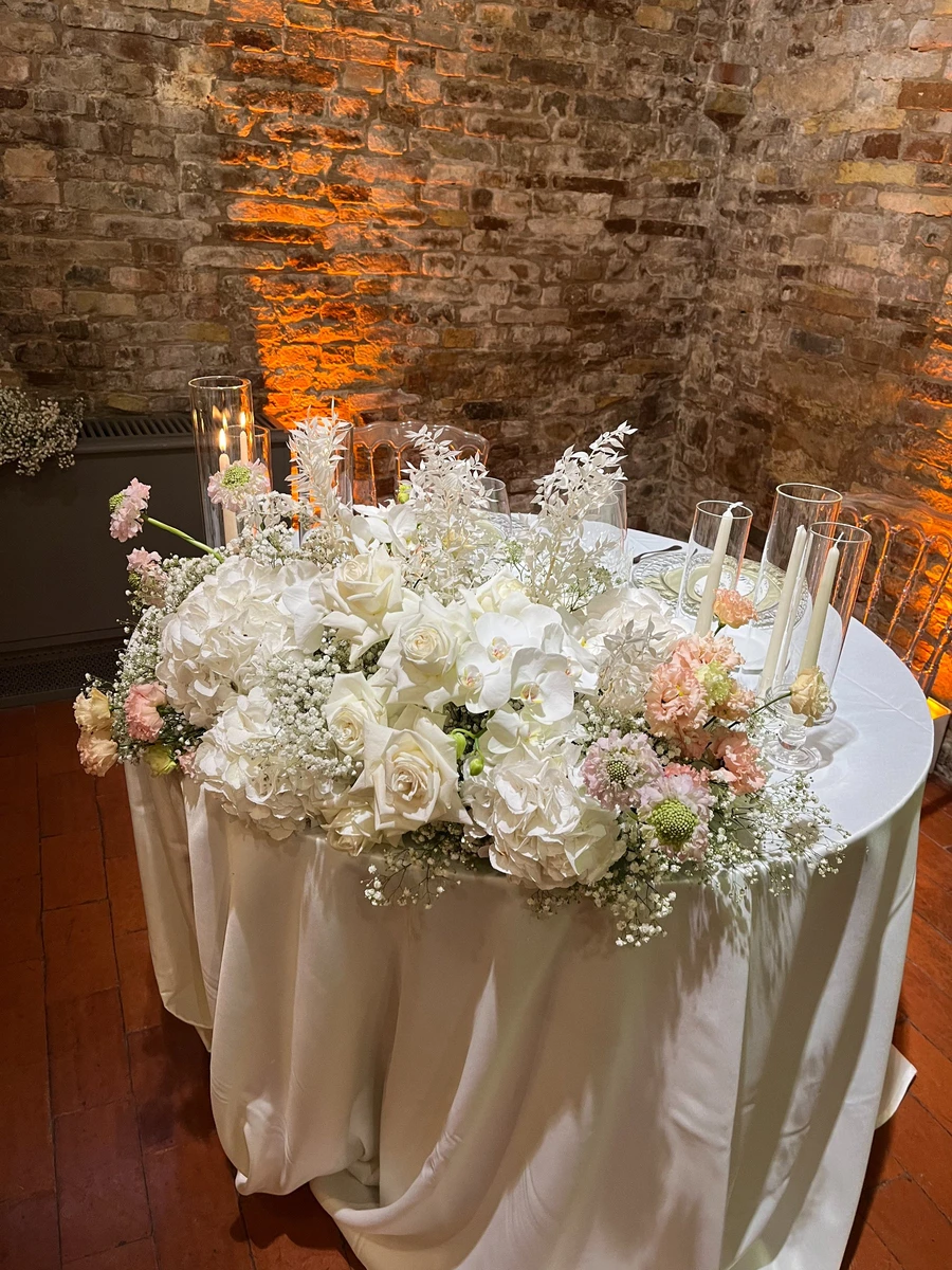 Allestimento floreale per ricevimento al Signore te ne ringrazi (MC)