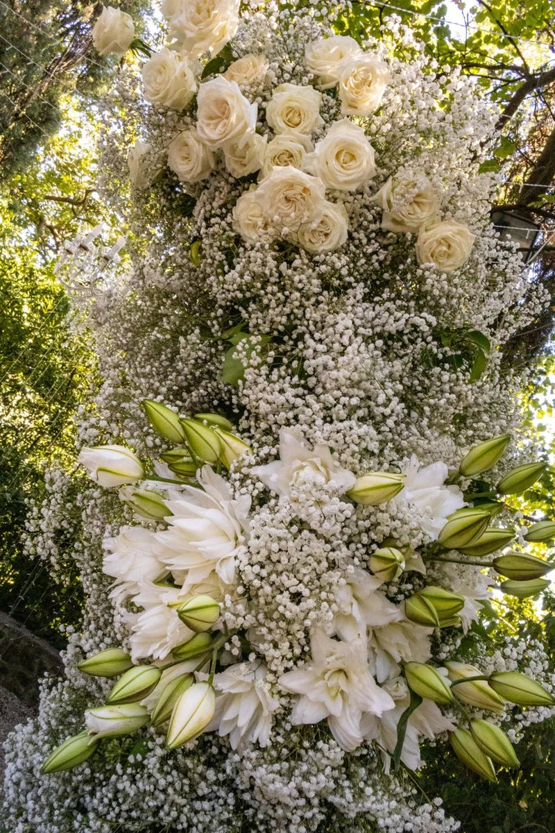 Semiarchi floreali per cerimonia alla Badia di San Vittore